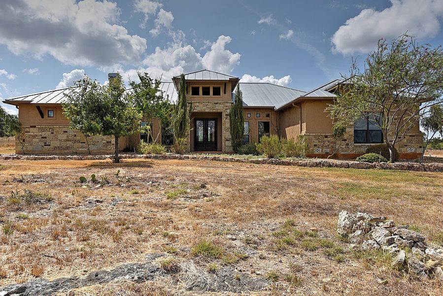 1st image of 204 Greystone Cir