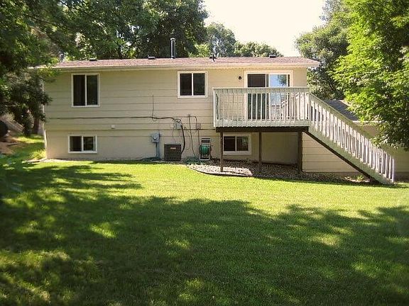 3rd image of 252 Highwood Dr