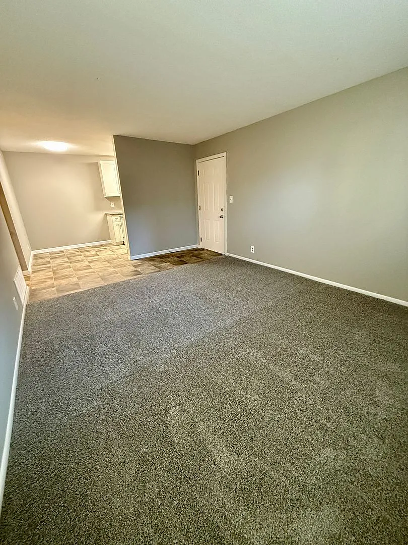 Renovated Apartment Just for You — Photo 3