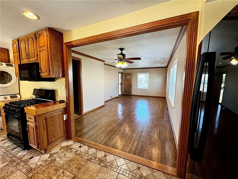 14414 Studebaker Rd — Photo 21