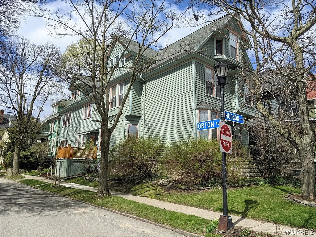 Building Photo - 344 Hudson St #UPPER