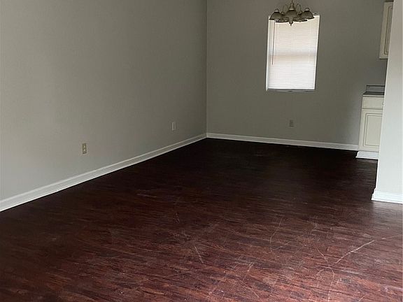 2nd image of 209 Urbana Oaks Way