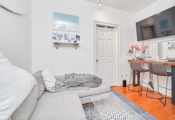 Rented by Living New York | media 3