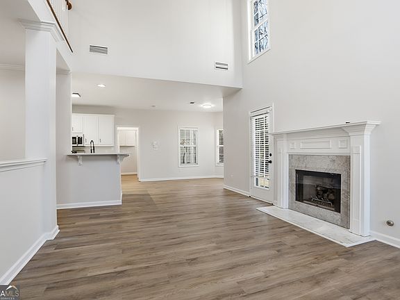 4th image of 1210 Arthur Ct