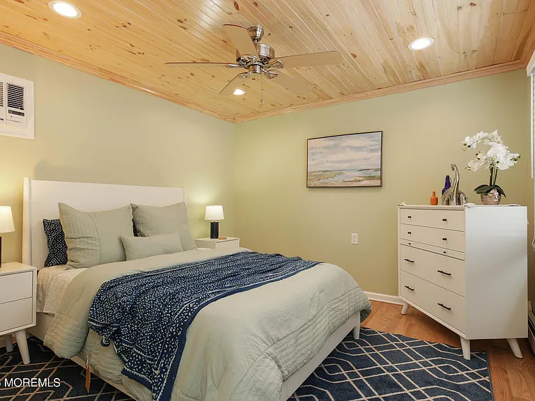 447 Tunney Ave — Photo 19