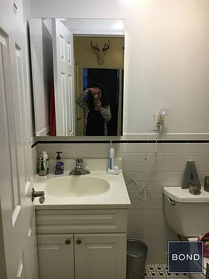 Rented by Bond New York | media 32