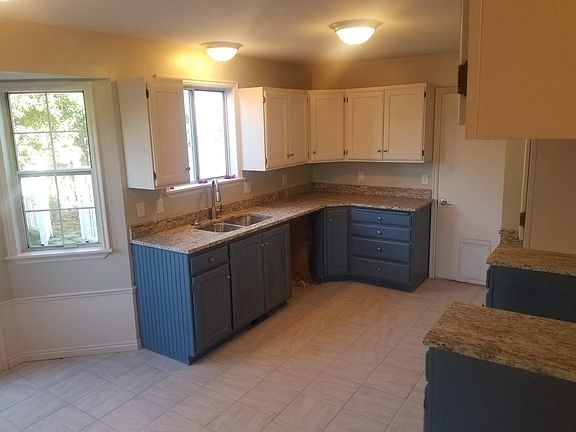 4th image of 5704 W Cape Cod Dr