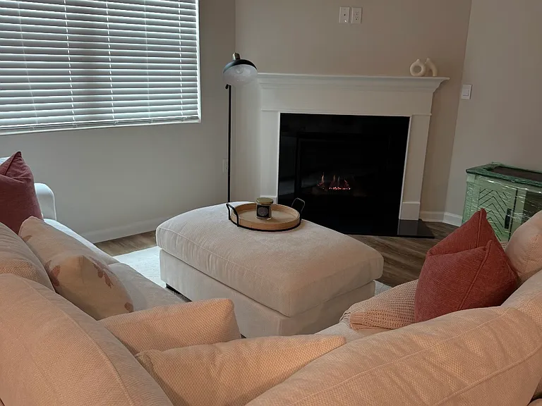 272 Abbott Rd — Photo 5