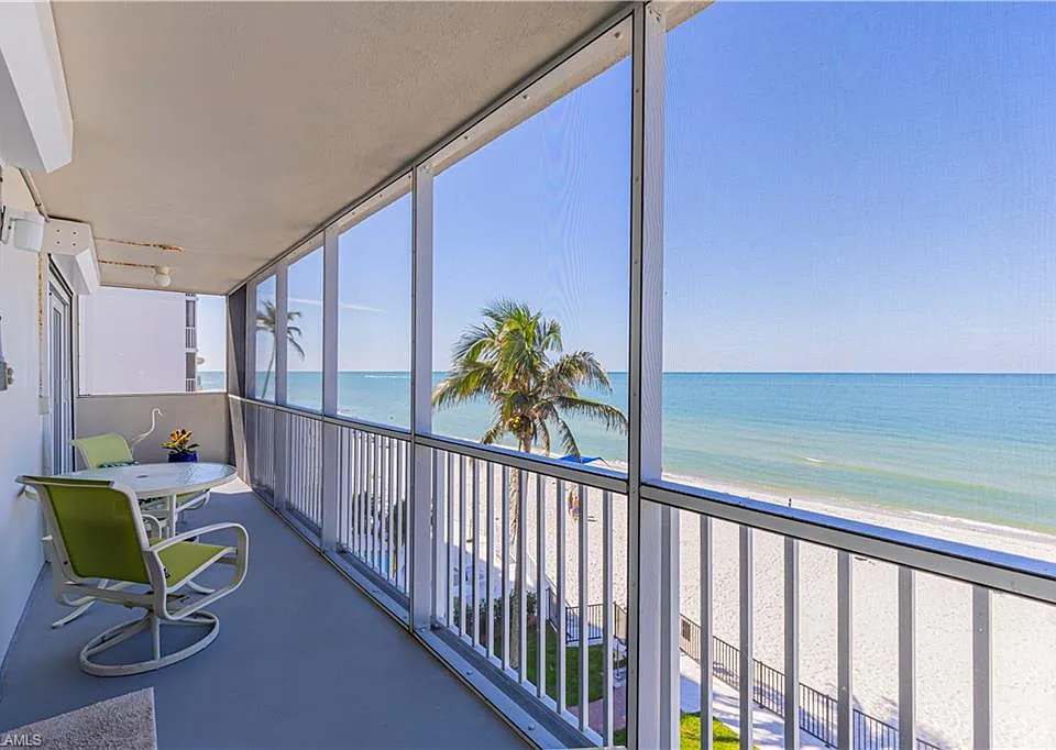 1977 Gulf Shore Blvd N #401