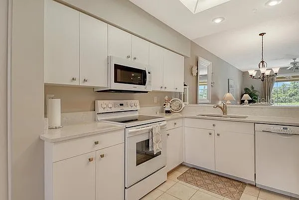 9641 Castle Point Dr #1215 — Photo 5
