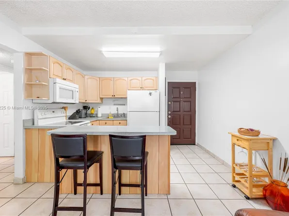 747 NW 13th Ave APT 3, Miami, FL 33125