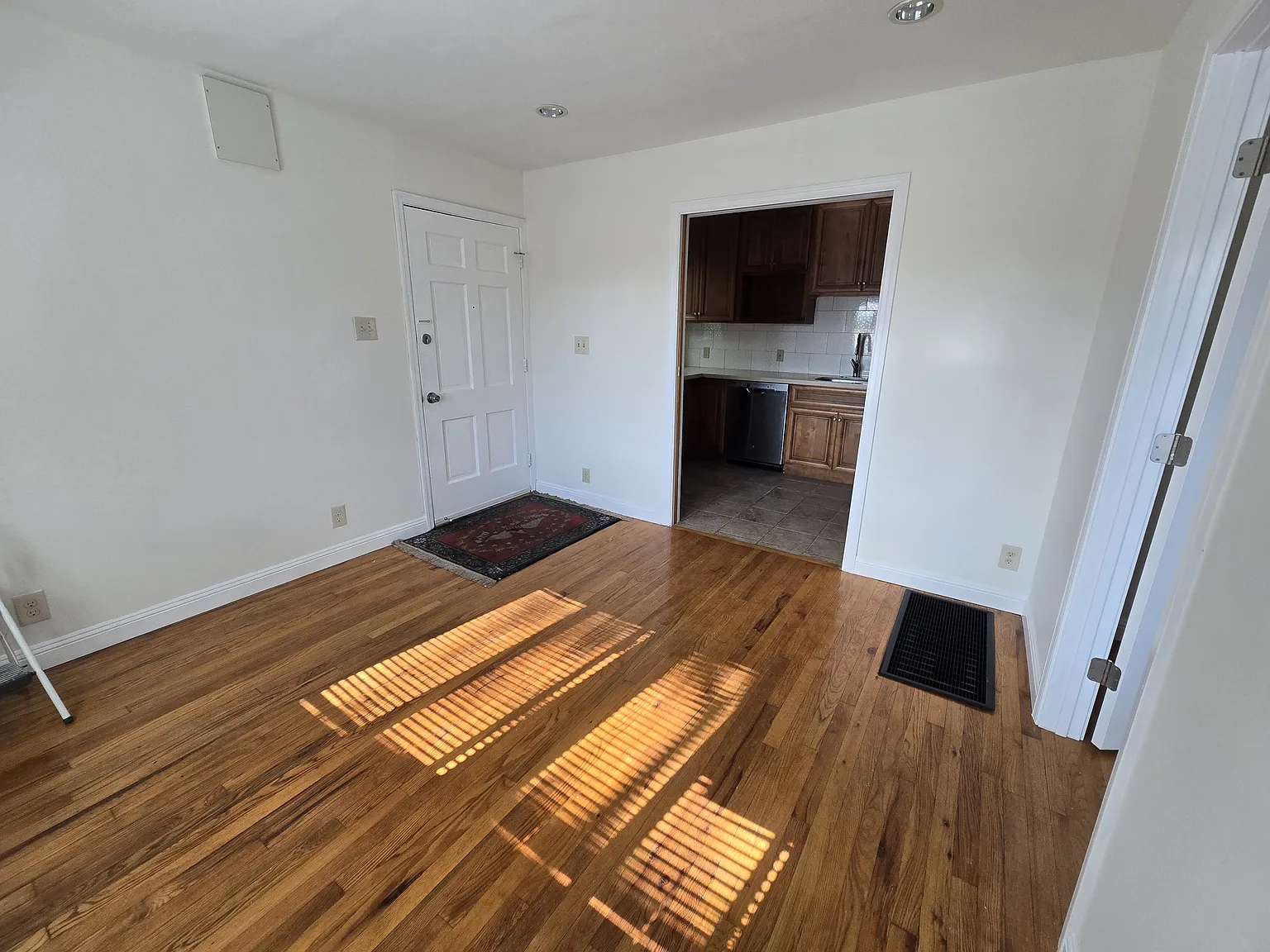 1 bed, 450 sqft, $1,900 — Photo 3