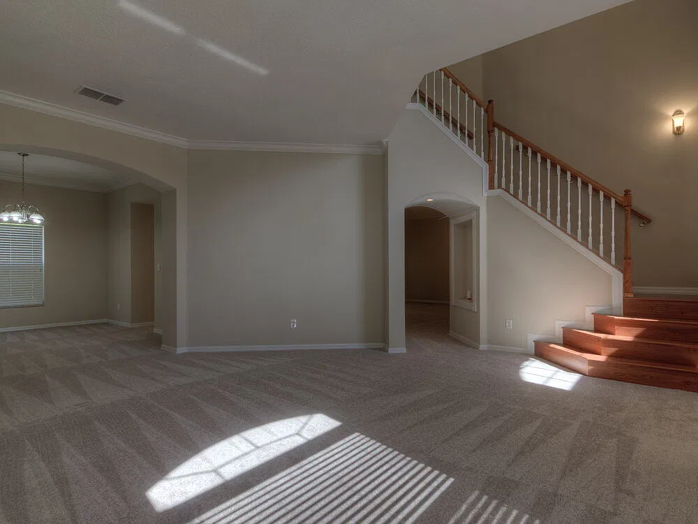 4 bed, 2.5 bath, 2436 sqft, $2,670 — Photo 3