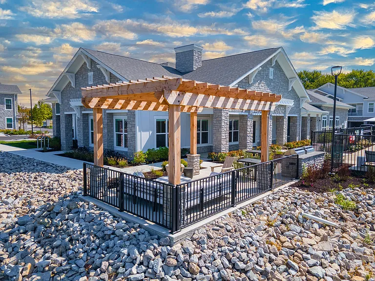 Maverick Exterior