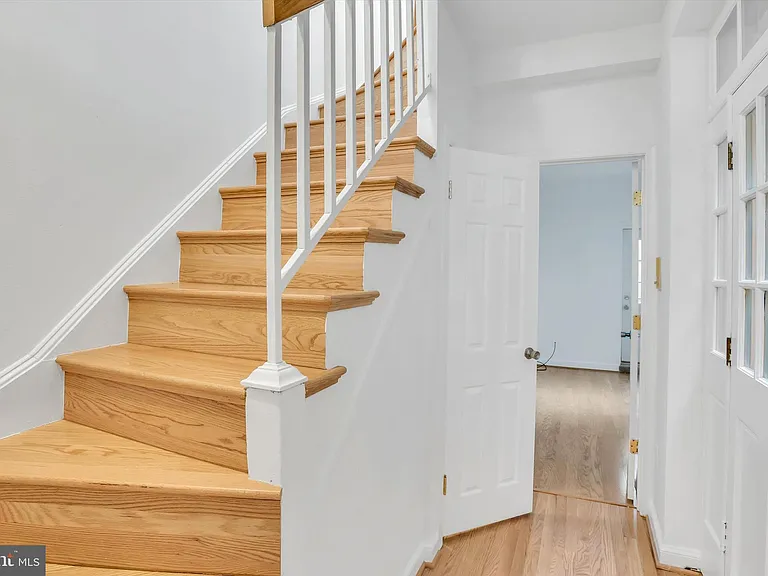 805 S Charles St — Photo 11