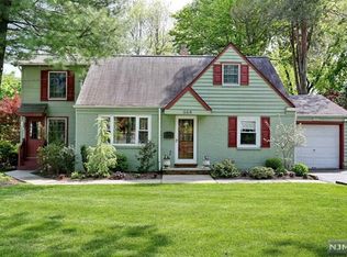 664 Wyndemere Ave, Ridgewood, NJ 07450