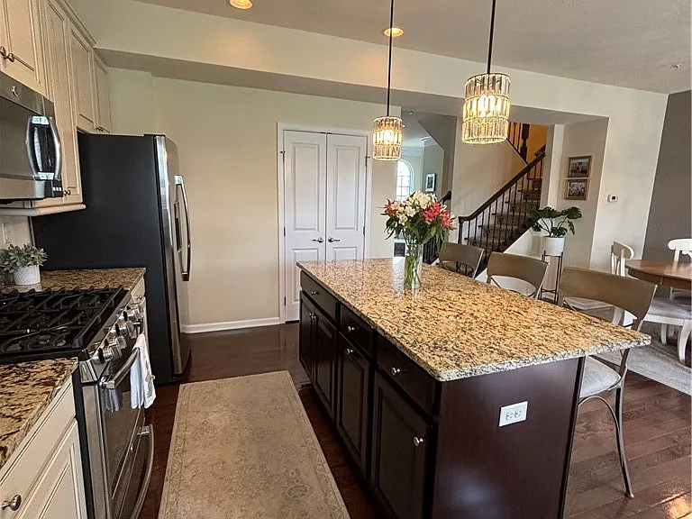 607 Shelley Ln — Photo 21