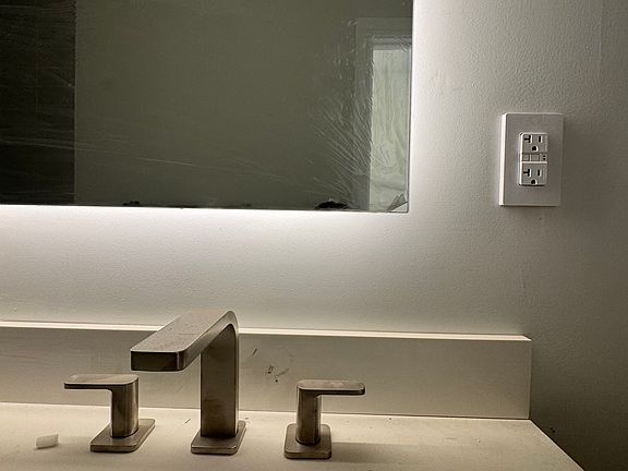 4th image of 233A Clinton St #Hse