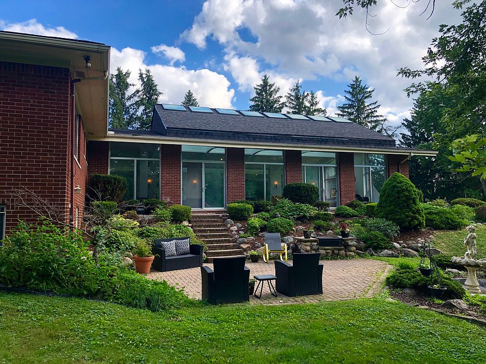 1st image of 30525 Vernon Dr