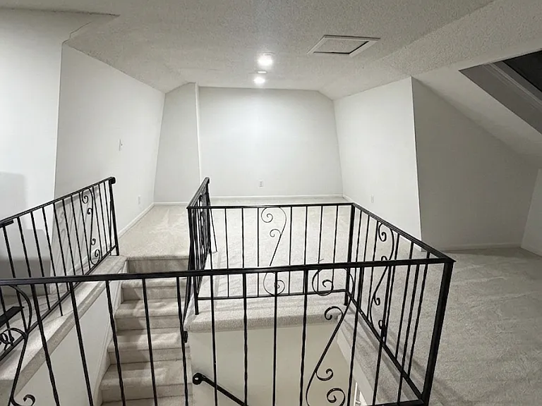 42 Tennyson Dr — Photo 22