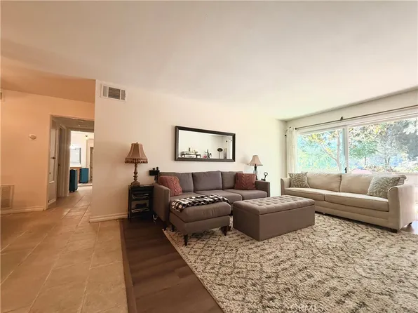 24525 Trevino Dr Unit U1, Santa Clarita, CA 91355