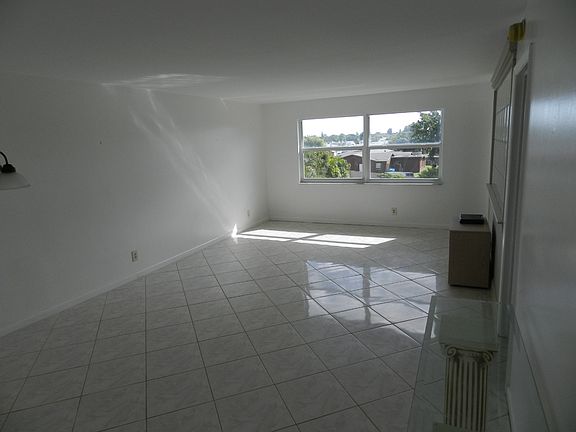 5th image of 6870 Royal Palm Blvd