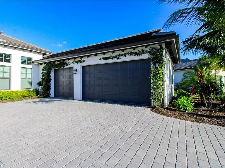 3123 Heather Glen Ct — Photo 6