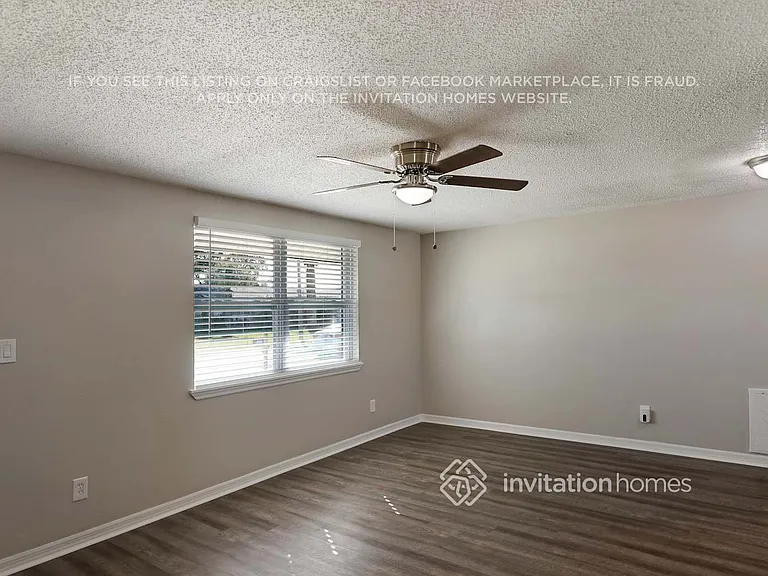 3423 Garfield Dr — Photo 2