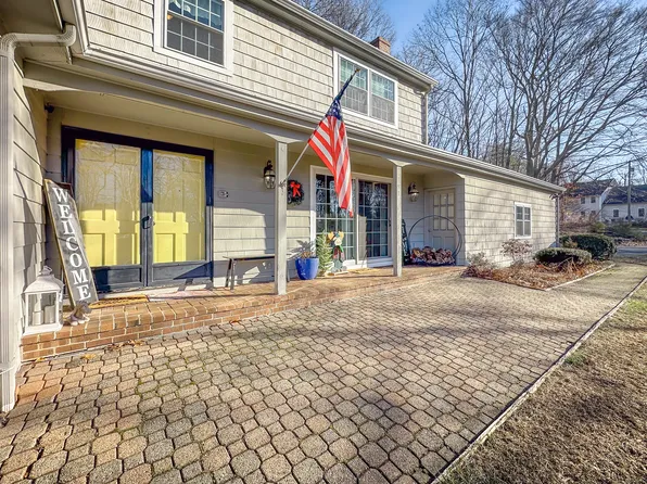 51 Oakridge Road, Bristol, CT 06010