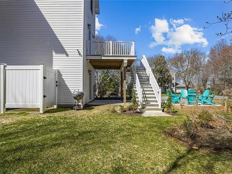 137 Rosebriar Ave — Photo 43