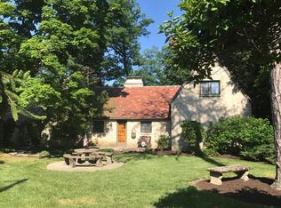 357 Walnut Cliffs Dr, Columbus, OH 43213