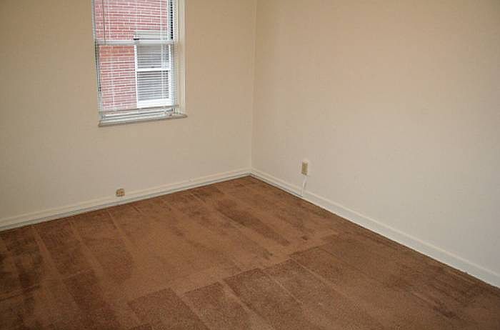 2nd image of 627 Southcrest Dr APT 3