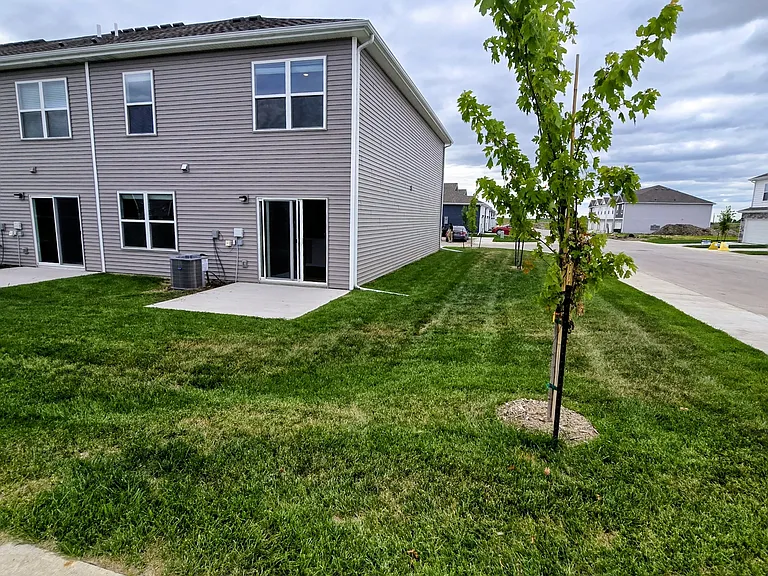 523 Kinley Dr #1 — Photo 4