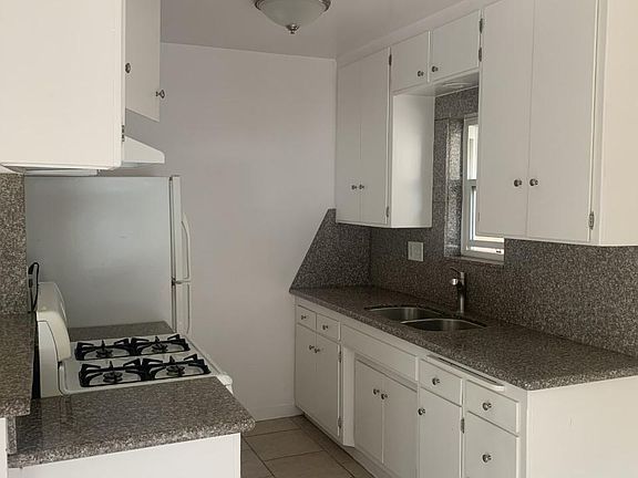 2nd image of 1129 E Ocean Blvd APT 2