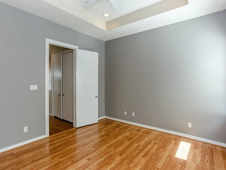 4030 Center St — Photo 14
