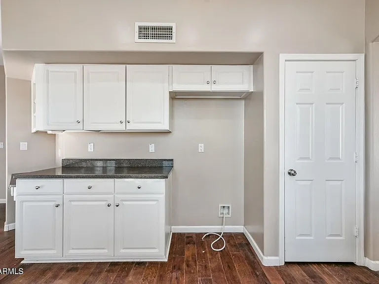 6191 W Shannon St — Photo 11