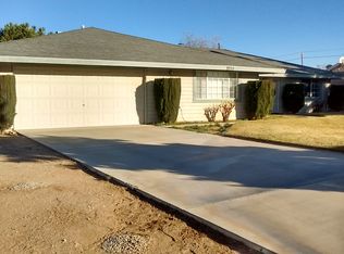 9355 Sierra Vista Rd, Phelan, CA 92371