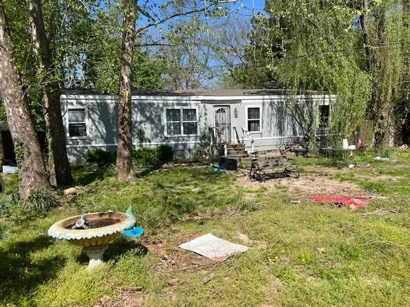 37 N Cooper Dr, Millington, TN 38053