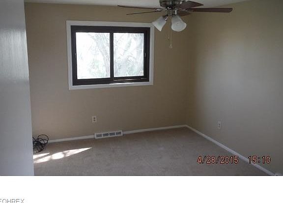 4th image of 33238 Tallyho Dr