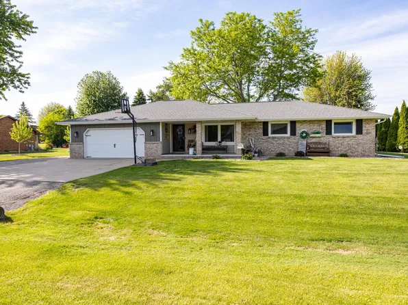 W2593 Colonial Ct, Appleton, WI 54915