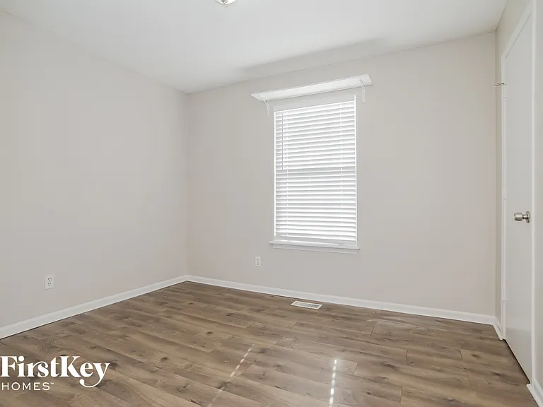 1106 Park Dr — Photo 9
