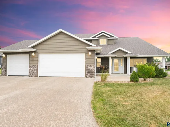 825 Cathy Dr, Tea, SD 57064