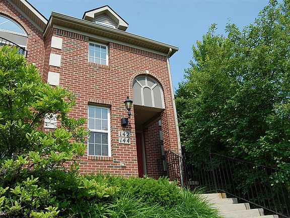 2nd image of 144 W Oakbrook Dr