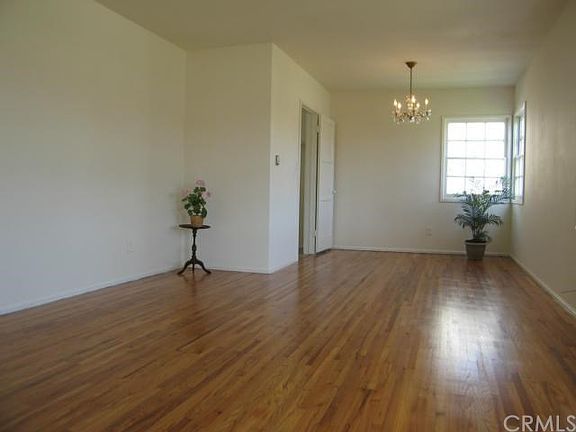 2nd image of 521 W Markland Dr