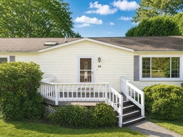 18 Birch St, Rockland, MA 02370