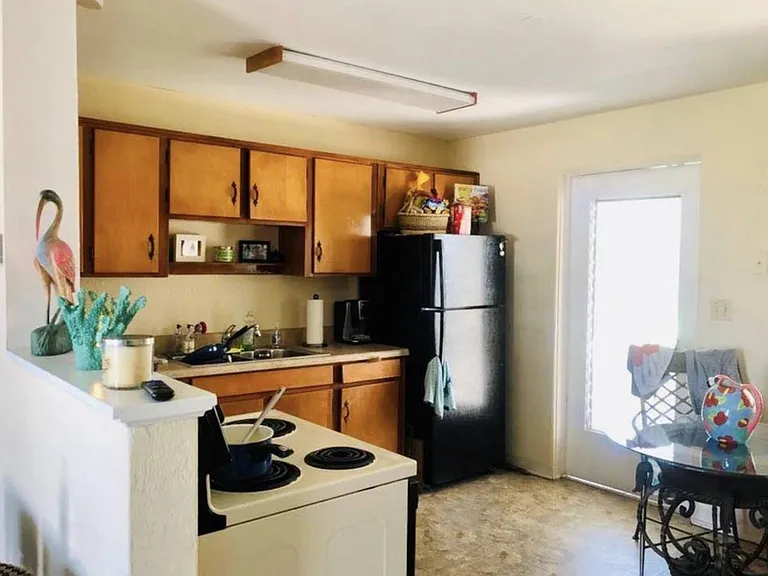 Seabreeze Dr — Photo 5