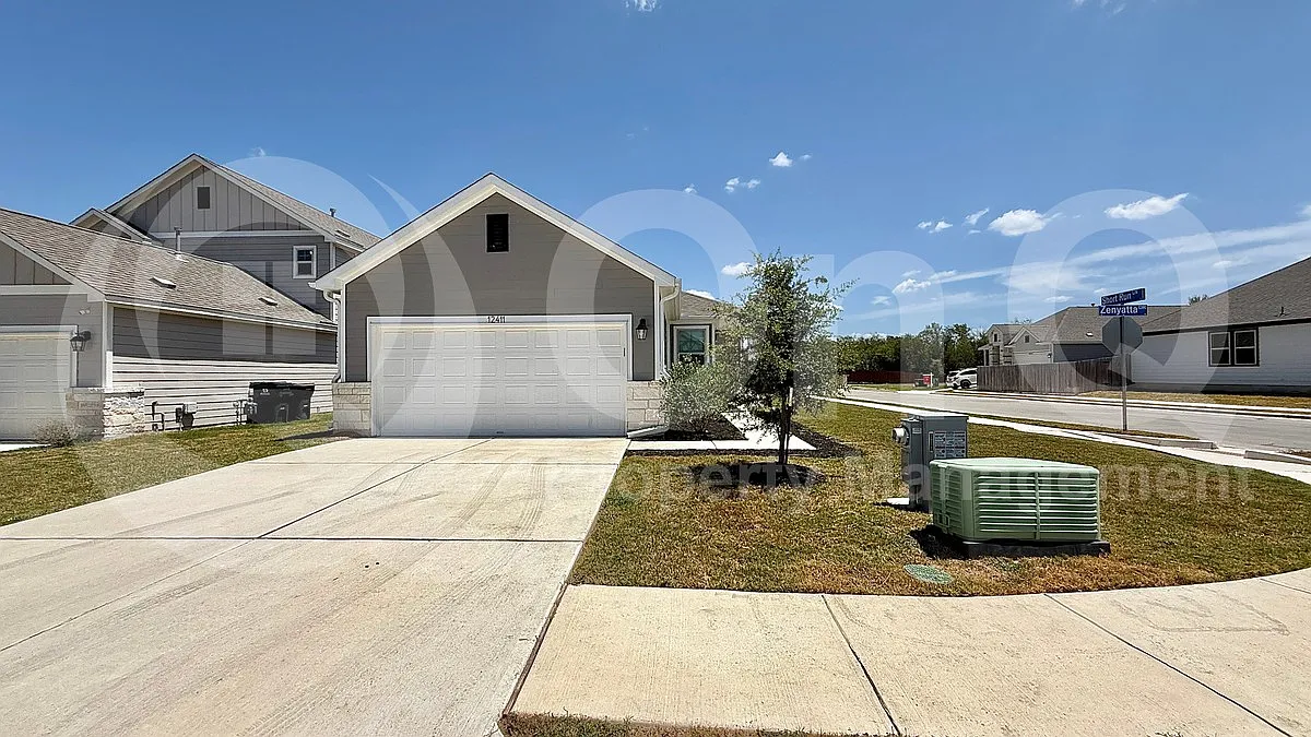 4 bed, 2.0 bath, 1600 sqft, $1,900 — Photo 1
