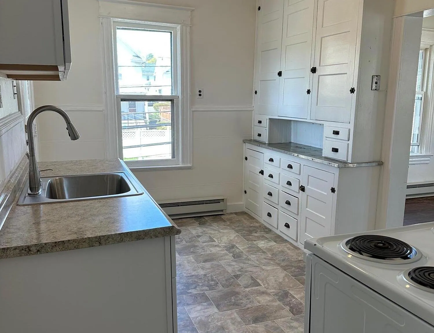 2 bed, 1.0 bath, 800 sqft, $1,100 — Photo 4