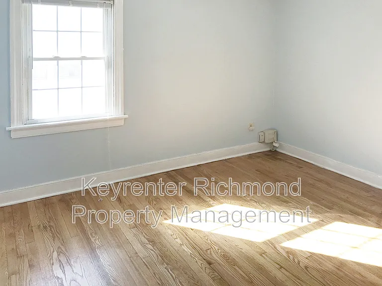 7418 Wentworth Ave — Photo 15