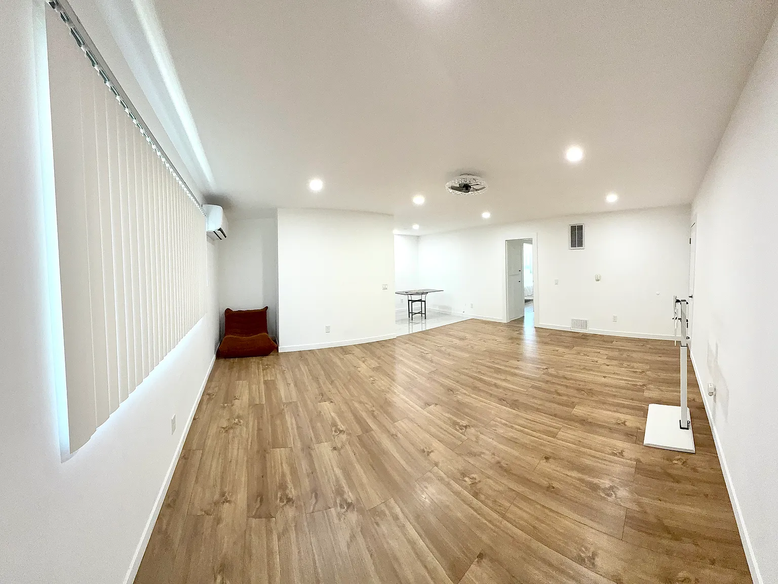 2 bed, 1000 sqft, $2,500 — Photo 1